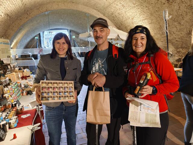 Marion Feuchter hatte mit Hansi und Karin gute Unterhaltung. 