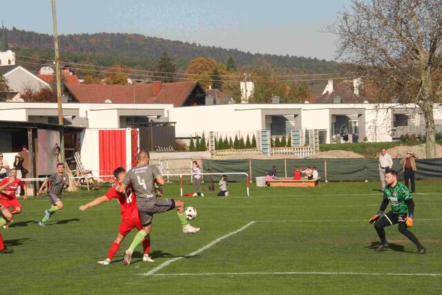 Skrbin bringt Loipersdorf-Kitzladen 1:0 in Front (8.).