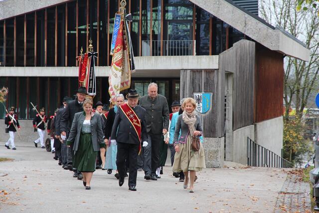 Die Kameradschaft Anif-Niederalm-Neu/Anif führte am 27.Oktober 2024 seine Jahreshauptversammlung durch.Abmarsch zur Messe!