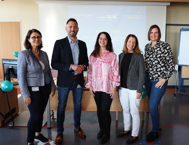 v.li.n.re.: Hon. Prof. Dr. Andrea Zauner-Dungl, Ing. Roman Semler, Mag. Martina Mondl, Regina Kern, MSc, MBA, Mag. Katharina Reischauer | Foto: Universitätsklinikum Krems