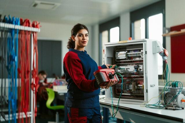 Aktuell bilden die ÖBB in ihrer Lehrwerkstätte in Linz etwa 230 Jugendliche in vier technischen und einem kaufmännischen Beruf aus. | Foto: ÖBB