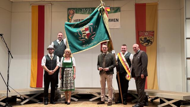 Christoph Ottmann, Franz Ottmann, Melanie Golob, Michael Maier, Fahnenfähnrich Krug, Rüdiger Graschitz | Foto: ÖVP-Club