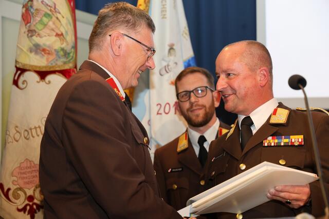 Katastrophenhilfsdienstkommandant Friedrich Ploiner wurde gewürdigt. | Foto: BFKDO Tulln/ St. Öllerer
