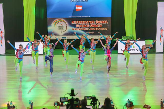 Platz 11 beim World Cup der Girls-Formationen ging an Timeless aus Weiz | Foto: Iris Bloder