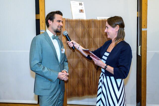 Sieger David Wollwang im Interview mit Moderatorin Sandra Ohms vom ORF. | Foto: Helmut Laufenböck