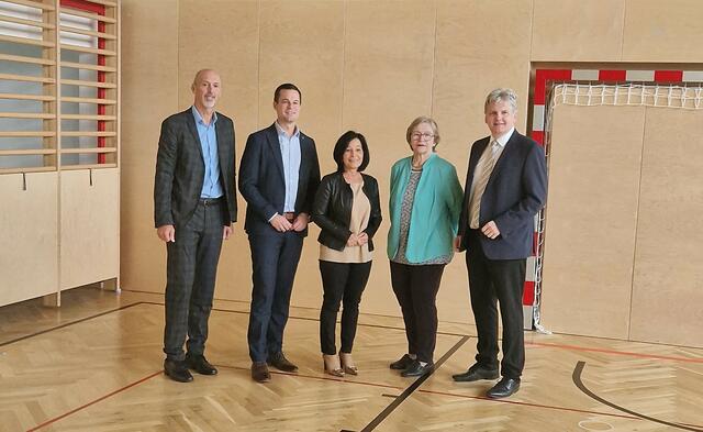 Fritz Laschober, Karl Fritthum, Margit Göll, Eva Müller und Hubert Prinz. | Foto: Gemeinde Moorbad Harbach