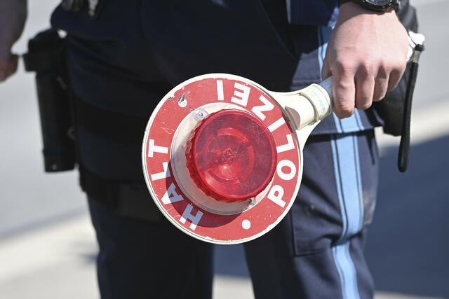 Die Polizei führte eine Alkotest durch. | Foto: Frank Hoermann / dpa Picture Alliance / picturedesk.com