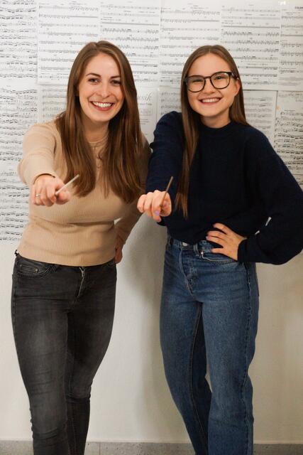 Johanna Huber (li.), Paula Hinterholzer (re.) | Foto: Marktmusikkapelle Taiskirchen