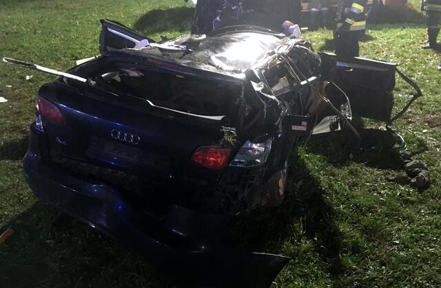 Der Schaden am Auto nach dem Unfall. | Foto: Stützpunkt-Feuerwehr Winklern