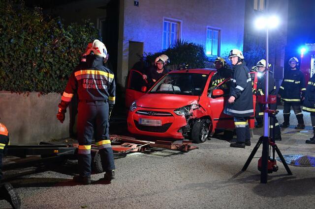 Drei Personen befanden sich zum Zeitpunkt des Unfalls im Pkw. | Foto: Doku NÖ