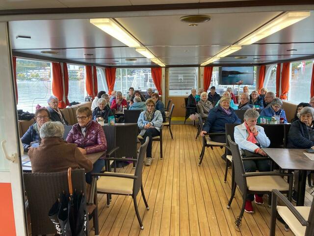 Die Bodensdorfer Pensionisten genossen eine verregnete, aber trotzdem gelungenen, Schifffahrt auf dem Wörthersee. | Foto: Privat