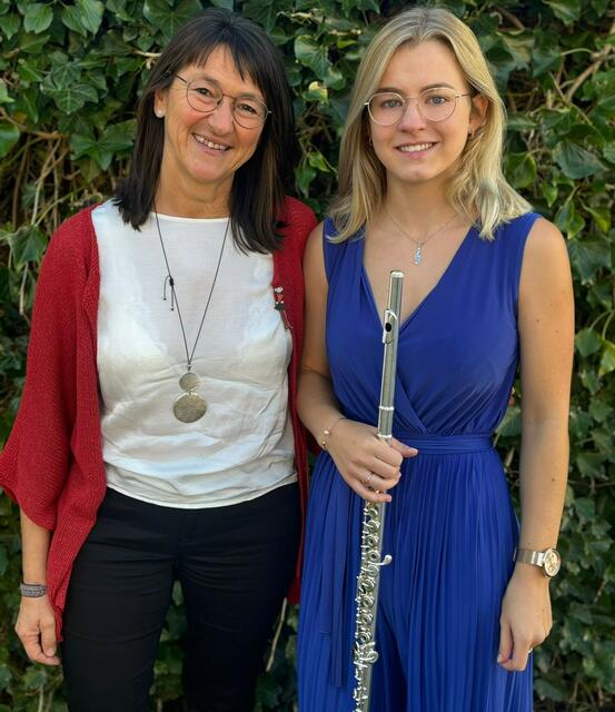 Lena Hatzmann aus Hofkirchen erwarb mit erst 16 Jahren auf der Querflöte das goldene Leistungsabzeichen des Blasmusikverbandes. | Foto: Hatzmann