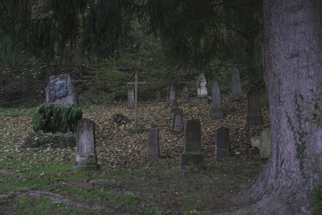 Der Friedhof ist ein Ort des Gedenkens, der Trauer, der Stille, aber auch der "Verbindung" mit den Toten. Es gibt viele außergewöhnliche Friedhöfe. | Foto: Simon Michl