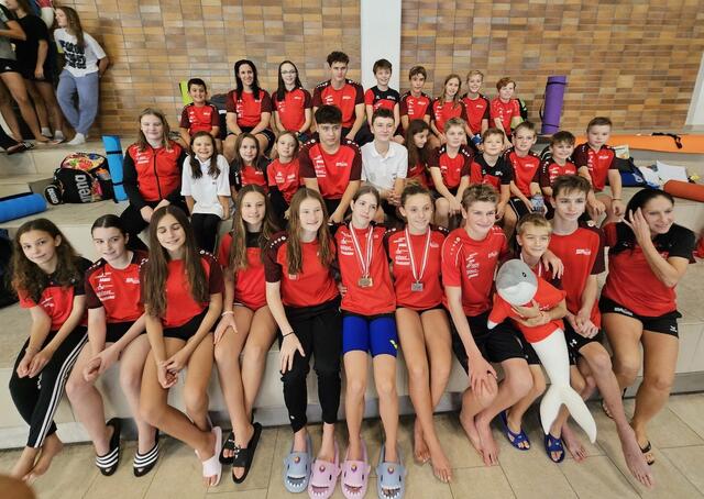 Das Wettkampfteam des Atus Knittelfed durfte sich in Linz über 62 Medaillen freuen. | Foto: kk