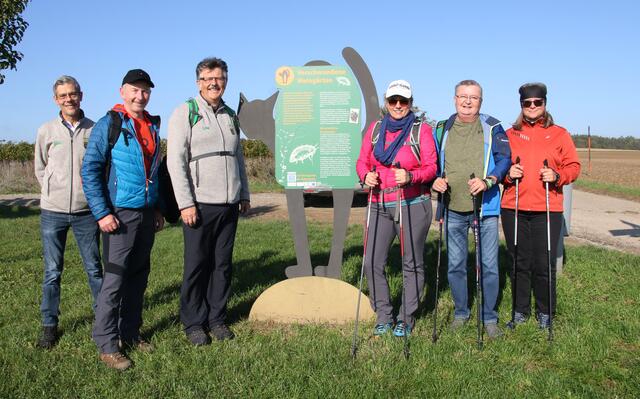 NÖ LAK-Geschäftsstellenleiter und Wandertag-Organisator Oliver Hauer, Christian Lessny, NÖ LAK-Präsident Andreas Freistetter, NÖ LAK-Vizepräsidentin Judith Hartl, Karl Petz und Dagmar Tazreiter. | Foto: NÖ LAK