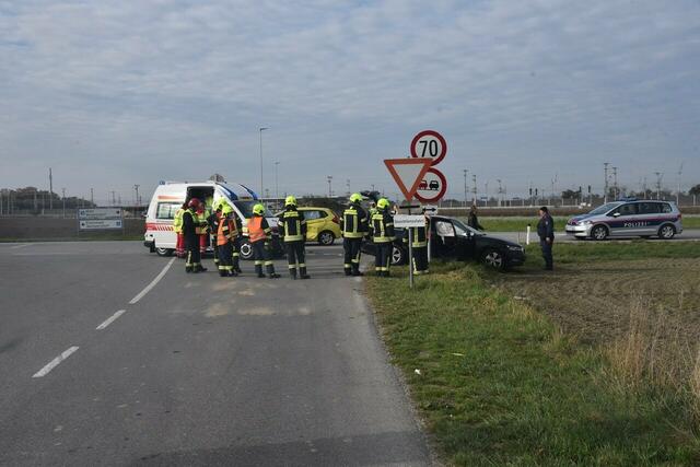 Unfall auf der B16 bei Wampersdorf | Foto: Thomas Lenger, Monatrevue
