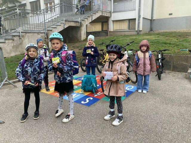 "Mit dem Velobus macht der Schulweg richtig Spaß!", und der Kreislauf kommt auch in Schwung. | Foto: Verena Bernardi