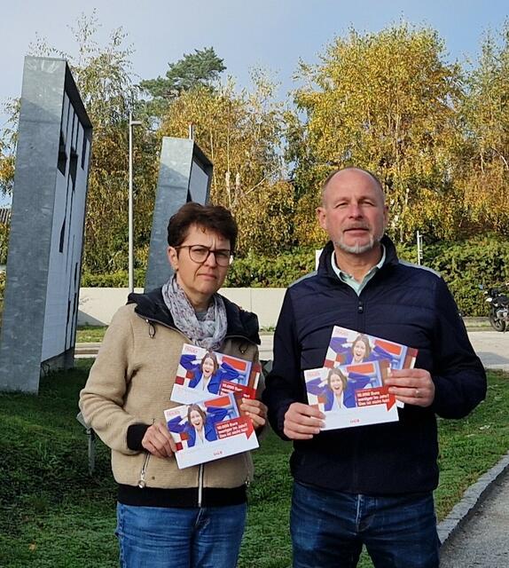 ÖGB Frauenvorsitzende Rosemarie Lindinger und ÖGB Regionalsekretär Peter Schoberleitner wollen auf die Ungerechtigkeiten bei Fraueneinkommen aufmerksam machen. | Foto: ÖGB
