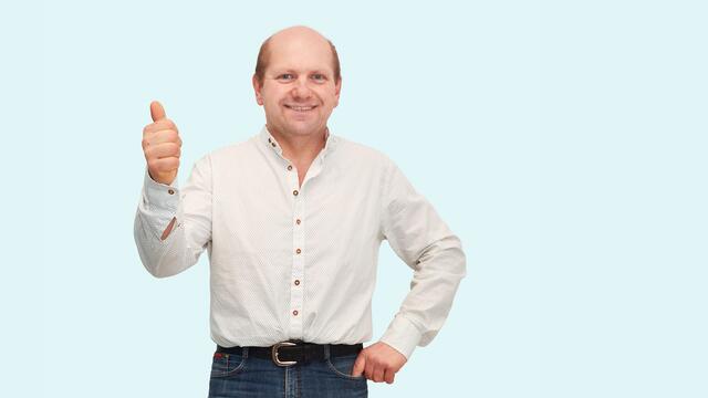 Andreas Steiner strahlt voller Energie und Lebensfreude – 34 kg leichter und bereit für einen neuen Lebensabschnitt.