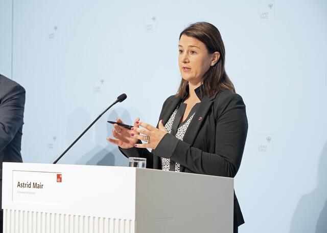Von schnelleren Gutachten profitieren laut Sicherheitslandesrätin Astrid Mair in erster Linie die Häuslbauerinnnen und Häuslbauer. | Foto: © Land Tirol/Hörmann