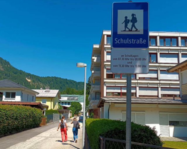 Die Schulstraße der Volksschule Zell in Kufstein. | Foto: Klimabündnis Tirol