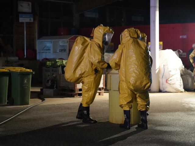 Zwei Feuerwehrleute in voller Montur. | Foto: ASBÖD Bezirk Flachgau, Abschnitt 3 - VI Jakob Hohmann