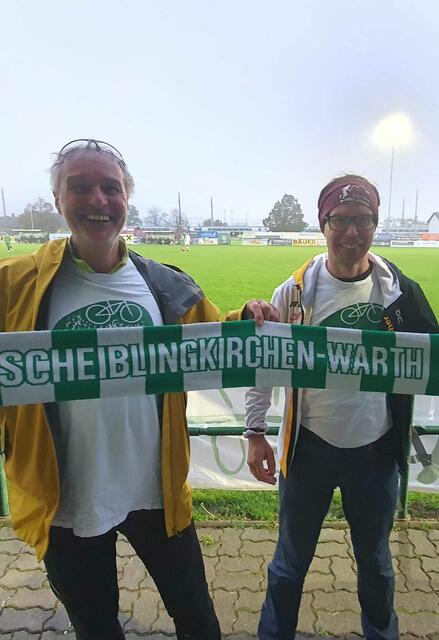 Fans haben immer ihren Klub-Schal mit. | Foto: privat