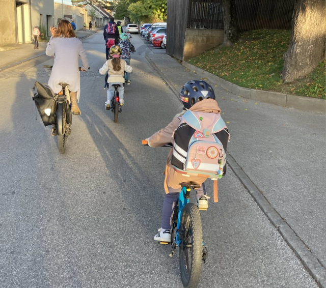 Gemeinsam sicher unterwegs, und dann vollmotiviert in der Schule ankommen. | Foto: Verena Bernardi