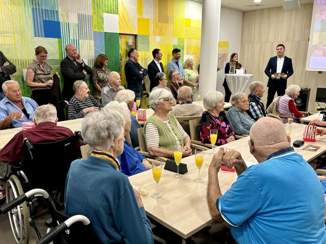 Der Film wurde im Bezirksseniorenzentrum Eggelsberg erstmals gezeigt. | Foto: Ebner