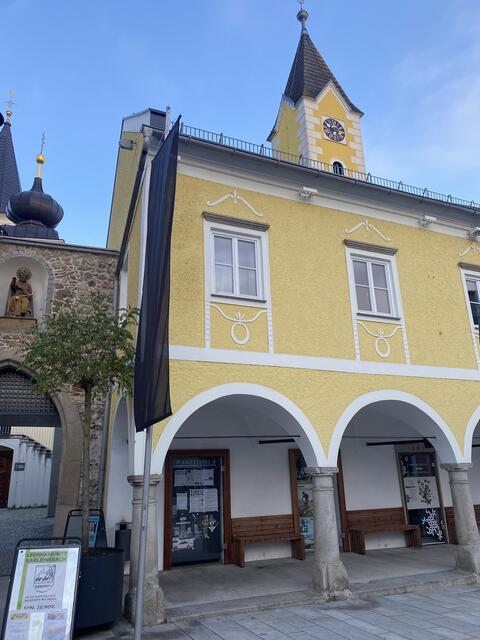 Die Gemeinde Sarleinsbach hisst die schwarze Fahne. | Foto: Gemeinde Sarleinsbach