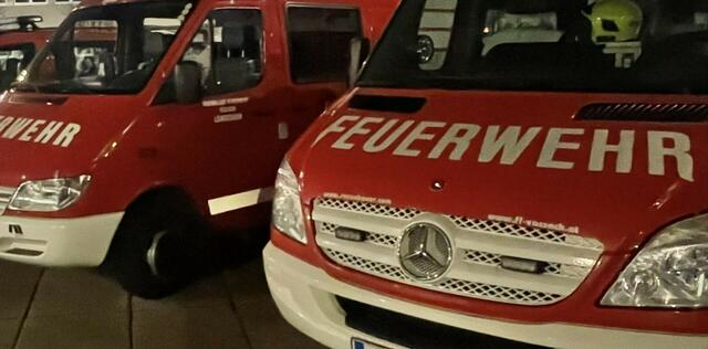 Von der Feuerwehr Wolfsberg rückten drei Fahrzeuge zum Einsatzort aus. (Symbolfoto) | Foto: MeinBezirk.at