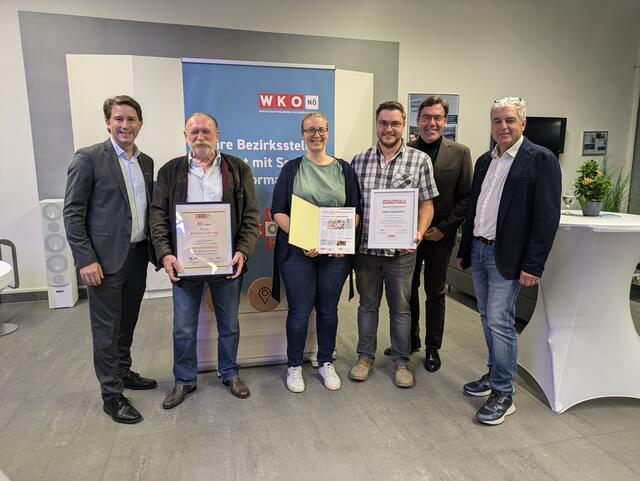 Bezirksstellenleiter Philipp Teufl, Willibald Bolkovac, Andrea Maria Mendlig, Christoph Unger, Bezirksstellenobmann Andreas Hager und Johann Iser. | Foto: Andreas Sinnhuber
