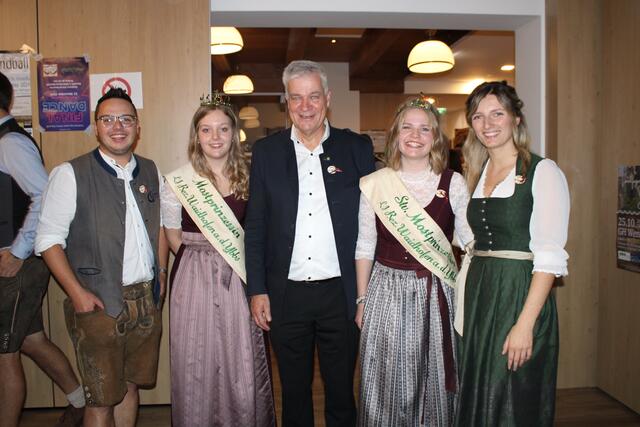 Bez.-LJ-Leiter Jonas Spreitzer, Mostprinzessin Sarah Ritt, LAbg. Anton Kasser, Stv. Mostprinzessin Leonie Hirsch und Bez.-LJ-Leiterin Raffaela Ritt | Foto: Landjugend Bezirk Waidhofen/Ybbs
