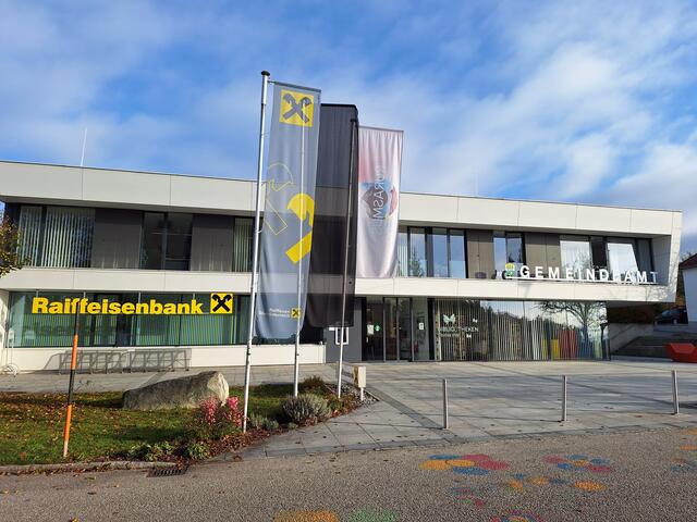 Als Zeichen der Anteilnahme hat die Gemeinde St. Stefan-Afiesl die schwarze Fahne gehisst. | Foto: Gemeinde St. Stefan-Afiesl