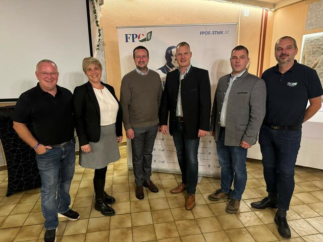 Der Vorstand der Stadtpartei Feldbach der Freiheitlichen rund um Obmann Herbert Kober (3.v.l.) | Foto: FPÖ
