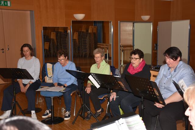 Gospels und Gesänge zum Abend heißt es am Samstag, 23. November 2024, um 19.30 Uhr in der Pfarrkirche Pabneukirchen. Die SchonSoNetten, das Frauenensemble der Liedertafel Pabneukirchen, laden zu ihrem Abendkonzert.  | Foto: Zinterhof