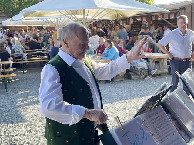 Josef Ferk sen. mit "Pepis Egerländer" beim Schratln in Heimschuh | Foto: Waltraud Fischer