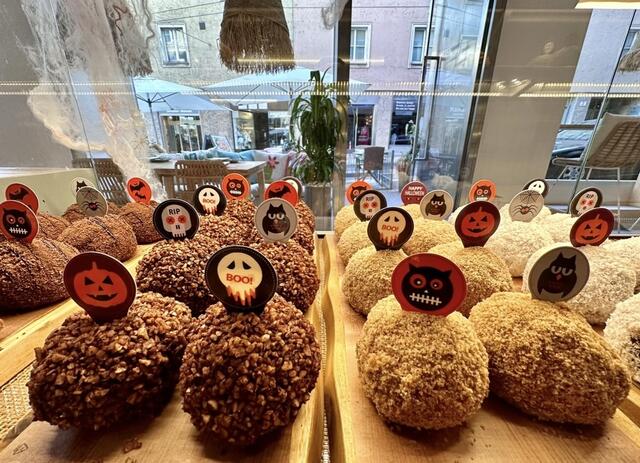 Die berühmten Knödel des Coolinarik Café, passend zu Halloween in zwei Tagen. | Foto: Coolinarik Café