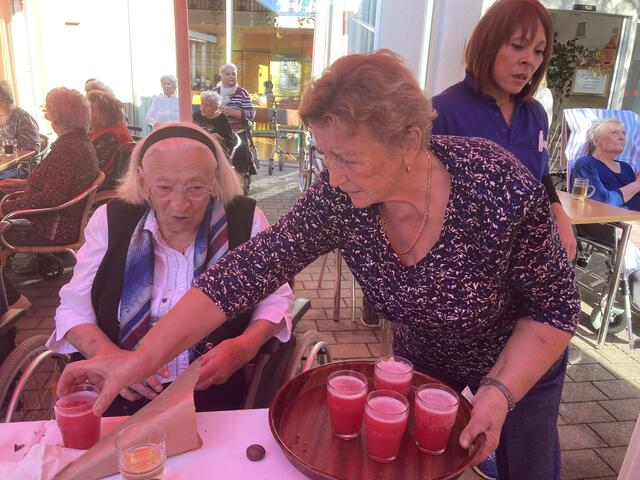 Unserer unermüdliche Erna Krisper beim "Sturm servieren" gebührt höchster Dank!