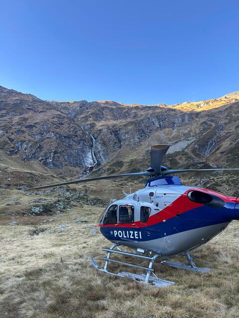 Mittwoch Nachmittag wurde in den Zillertaler Alpen nahe des Berliner Höhenwegs im Bereich Kesselalm, Wasserfall eine männliche Leiche aufgefunden. | Foto: Zoom.Tirol