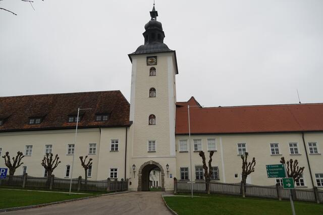 Die Benediktinerabtei ist besonders wichtig für Michaelbeuern. | Foto: Emanuel Hasenauer
