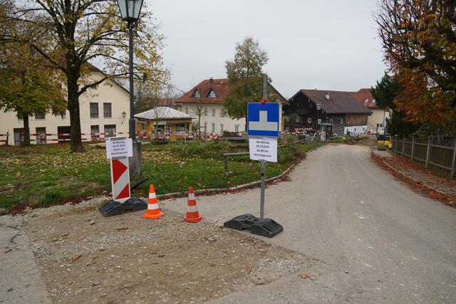 Die große Baustelle in Michaelbeuern soll bis Weihnachten 2024 abgeschlossen sein. | Foto: Emanuel Hasenauer