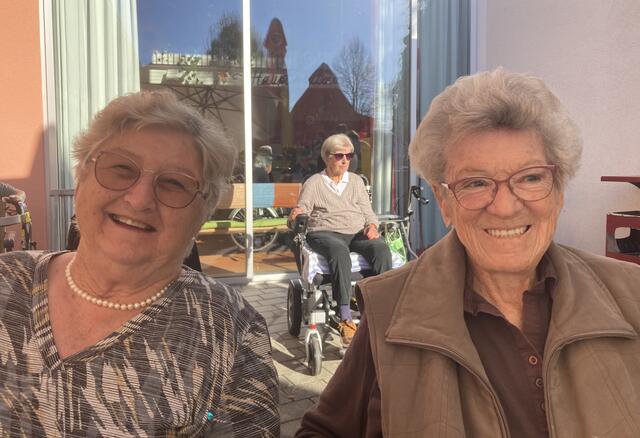 Zäzilia Kramer und Christine Krebs sind immer gut drauf!