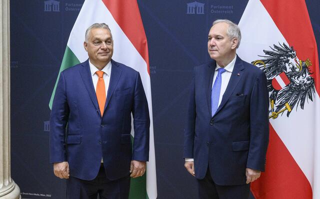 Viktor Orbáns Besuch beim neuen Nationalratspräsidenten Walter Rosenkranz (FPÖ) sorgte im Vorfeld für Kritik. | Foto: Martin Juen / SEPA.Media / picturedesk.com
