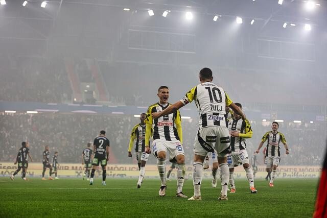 Im Heimspiel gegen den TSV Hartberg zählen für den LASK nur drei Punkte. | Foto: B. Reischl