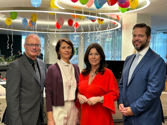 Dieter Friesenbiller (Filialleiter Stv. Neusiedler Straße), Petra Werner (Filialleiterin Neusiedler Straße), Andrea Maller-Weiß, Berthold Troiß (Vorstände der Bank Burgenland) beim Weltspartag in Eisenstadt | Foto: Lisa-Marie Zehetbauer