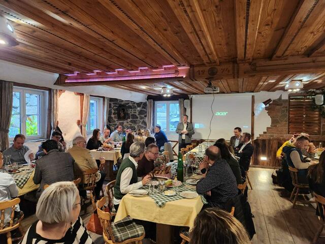 Wirtefrühstück bei Familie Distelberger: Rund 50 Gastronomen aus dem gesamten Mostviertel vernetzten sich in der Hochrieß. | Foto: Wirtschaftskammer Niederösterreich