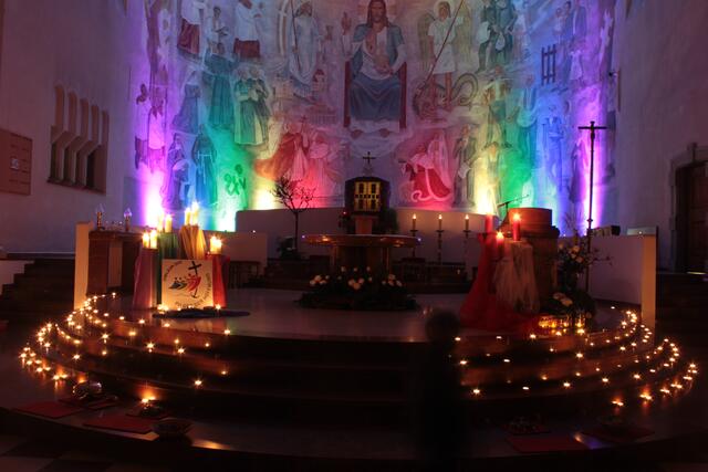 Sehr stimmungsvoll präsentierte sich die Herz-Jesu-Kirche in Gmünd Neustadt. | Foto: Walter Kellner