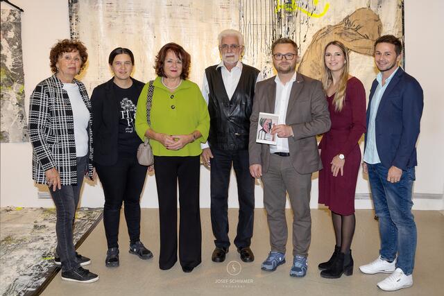 Stadträtin Roswitha Janka, Kuratorin Helene Berthiller, Brigitte Reschl, Wilfried Reschl, Bürgermeister Erich Stubenvoll, Kulturstadträtin Claudia Pfeffer, Mamuz Geschäftsführer Christoph Mayer 