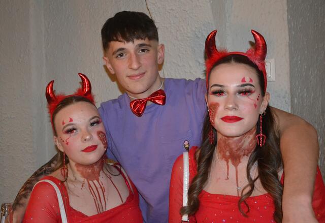 Teuflisch: Fabienne, Noel und Larissa